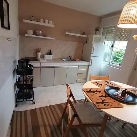 Apartment Casa Di Nonna Pina, Kuca U Blizini Arene *