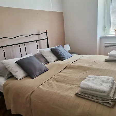 Casa Di Nonna Pina, Kuca U Blizini Arene Apartmán *